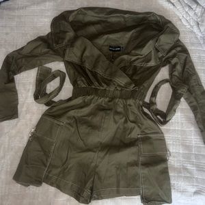 BNWT PRETTY LITTLE THING army green short utility romper